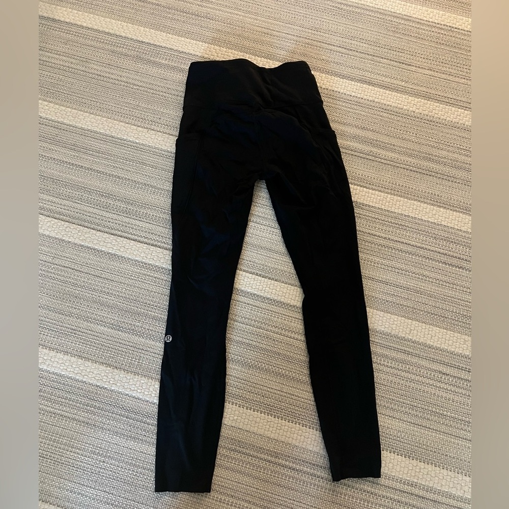Lululemon leggings with pockets! Size 4